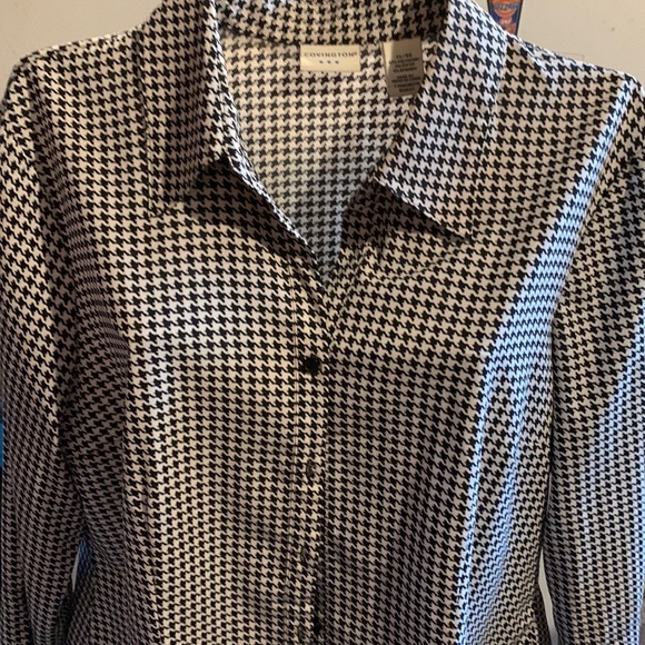 Black and white blouse - Picture 3 of 3